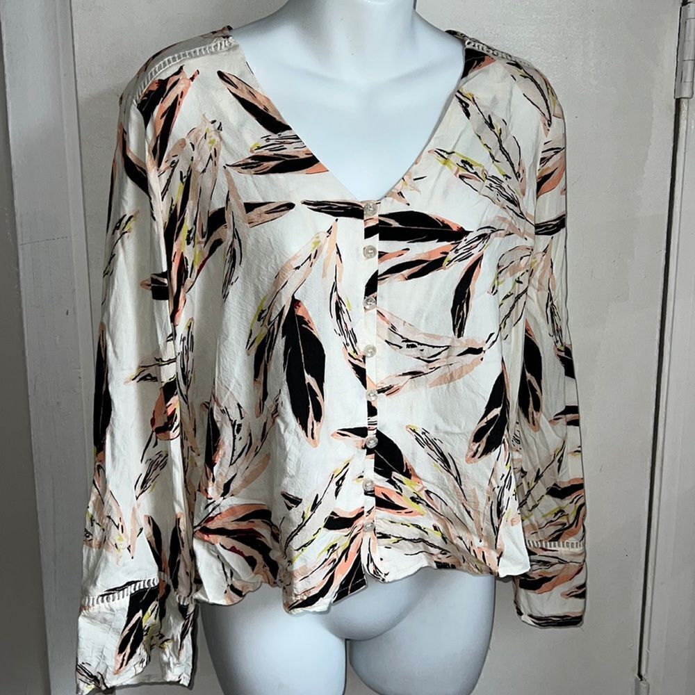 MAVEN WEST Luxe Soft Feather Pattern Blouse-M